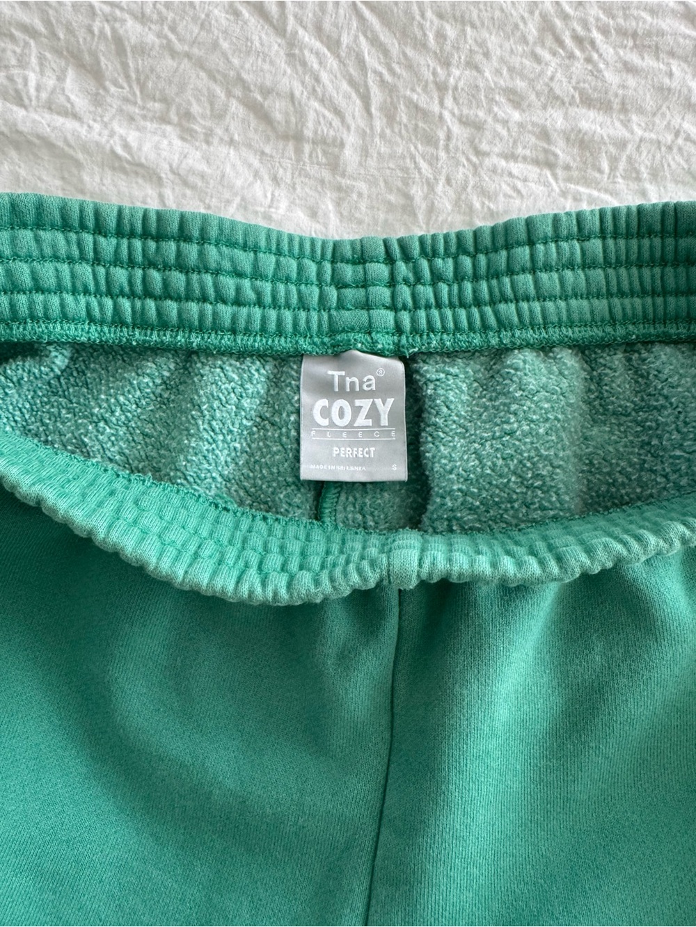 Aritzia TNA Cozy Sweatfleece Mid-Rise Perfect Micro Shorts - Picture 6 of 6